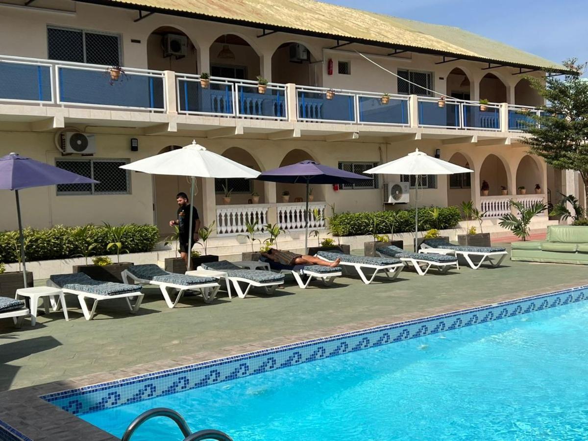 Tranquil Resort Hotel Brusubi Exteriér fotografie